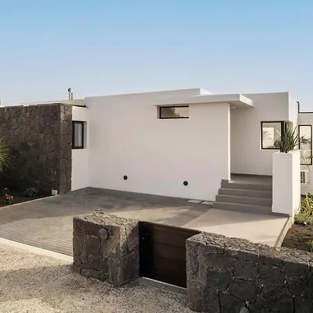 Sunset Sights By Buenavilla Villa *