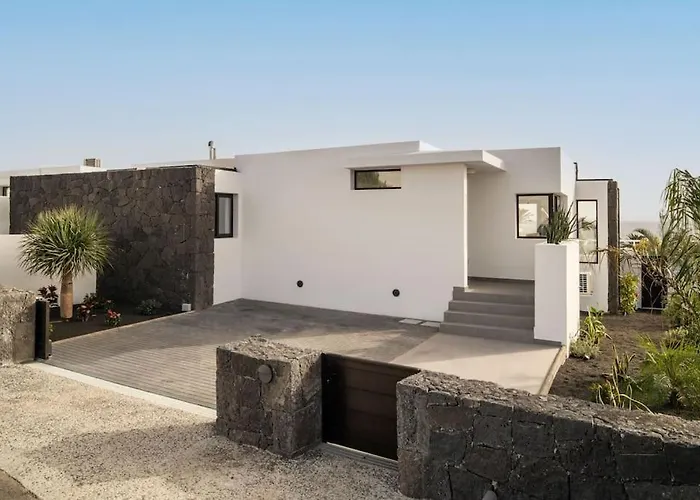 Sunset Sights By Buenavilla Villa *